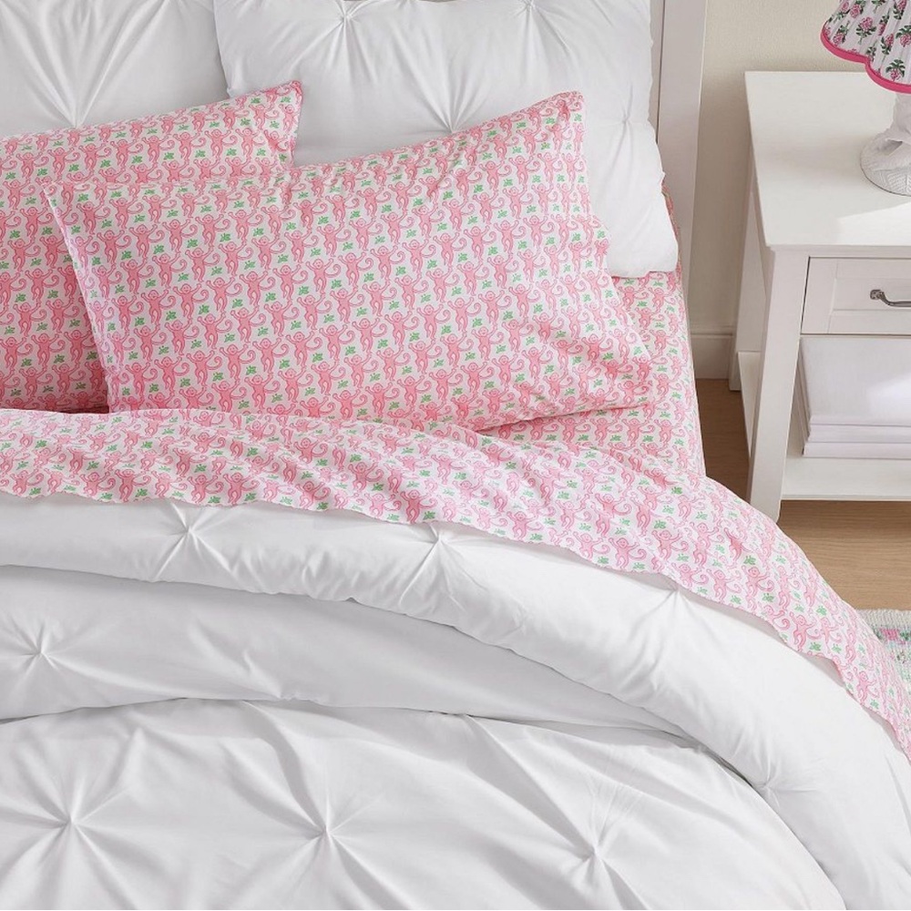 Pink and White Bedding Set